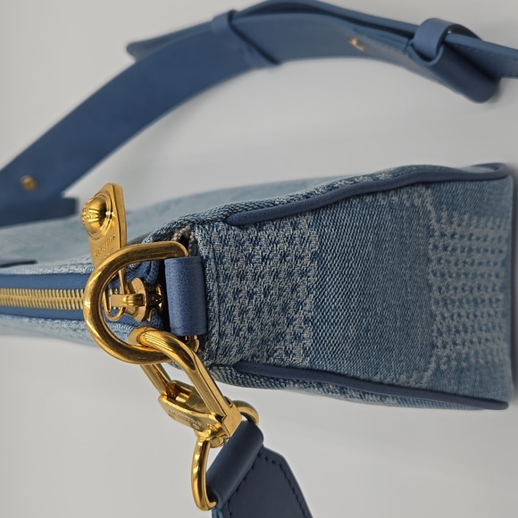 Loius Vuitton Denim Damier Limited Ed. Large Pouch - COA included - Picture 11 of 16